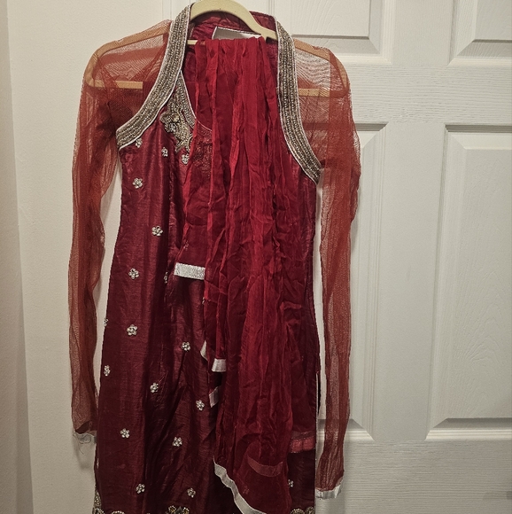 Indian Salwaar (leggings) - Kurta (tunic) set with dupatta (scarf) Tailored set - Picture 1 of 2